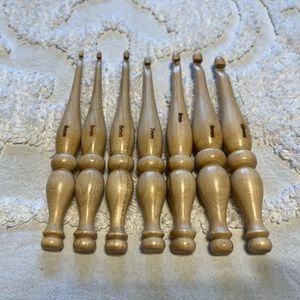 Wooden Crochet Hooks Set of 7 - 4mm to 10mm